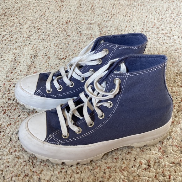 Converse Chuck Taylor Shoes - Picture 2 of 6